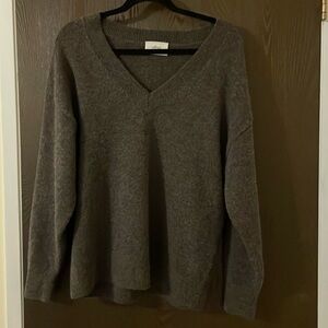 SOLD - Aritzia sweater